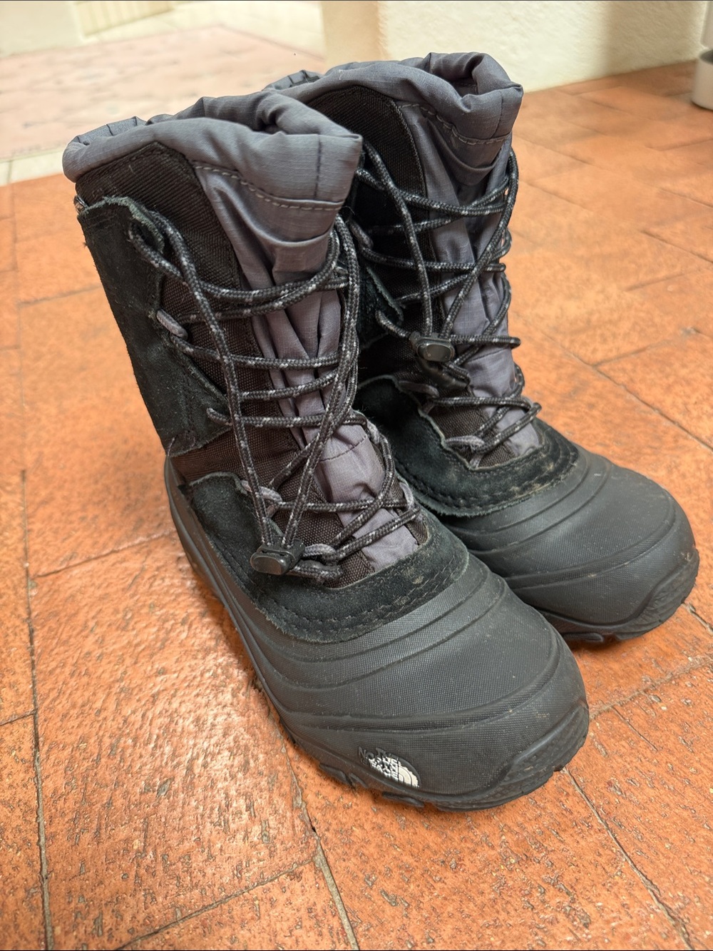 The North Face Kids Black/Gray Snow Boots